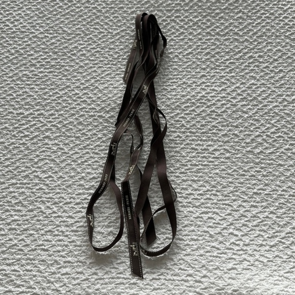 Hermés string